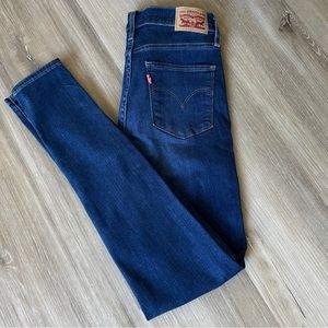 Levi’s 720 HighRise Super Skinny Jeans Size 27